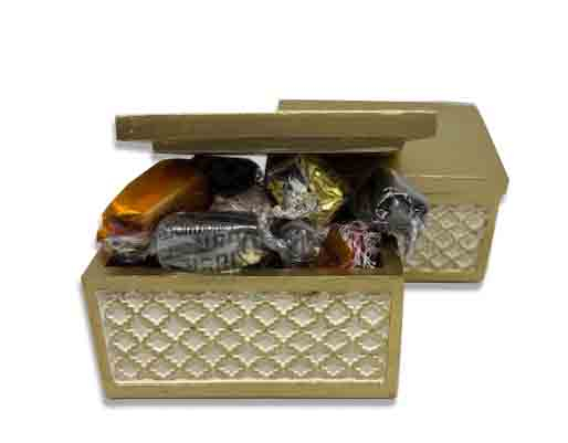 Caja Dorada Tapa/ Surtido de Bombones.